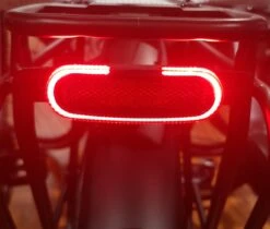 Fuxon Gepäckträgerrücklicht R-100-EB Mit Standlicht 50mm Schraubenabstand 6-12V Gleichspannung -BikeHub Verkäufe Fuxon Ruecklicht R 100 EB 6 12Volt 50mm fuer Gepaecktraeger 070 50197b