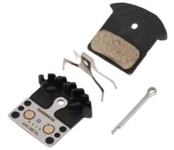 Shimano J04-C Pulvermetall Mit Stahl-Trägerplatte Und Kühlkörper XTR Trail Ab 2011 Y-8LW98030 -BikeHub Verkäufe Shimano Bremsbelaege J04 C Pulvermetall Stahl Traeger Kuehlkoerper Y 8LW98030 4524667919605a