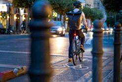 Sigma Infinity Mit Akku Für USB-Ladegerät -BikeHub Verkäufe Sigma Batterieruecklicht Rueckleuchte Infinity USB Akku 15200 4016224152001c